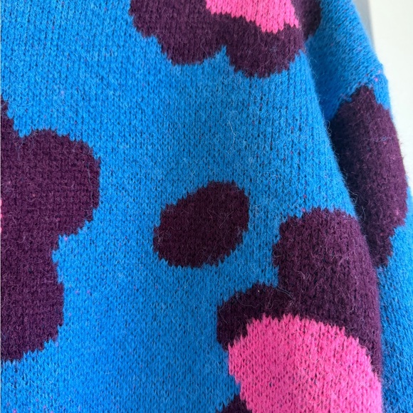 Lilly Pulitzer Ferrara Sweater in the Blue Flare Growl & Prowl Jacquard Print - Picture 6 of 7